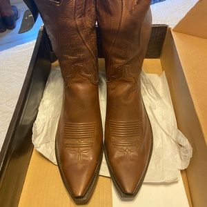 Brand new Luchesse boots size 12 EE